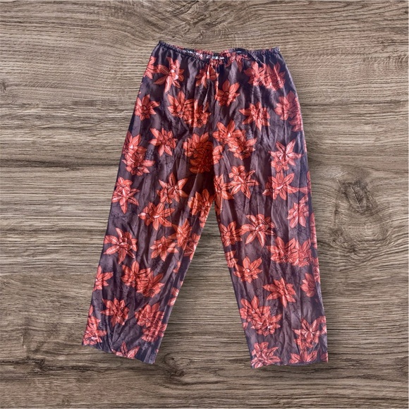 Victoria's Secret Black and Orange Casual Pants with Floral Design - Picture 15 of 16